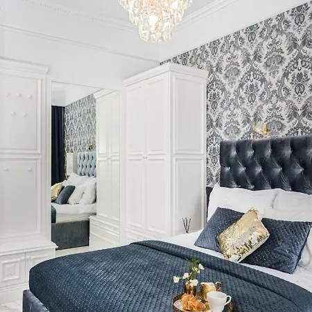 Golden Fish - New Apartment - Old Town-3